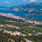 Avra Charming House Appartamento Khelmáta