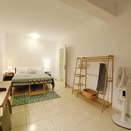 Avra Charming House *