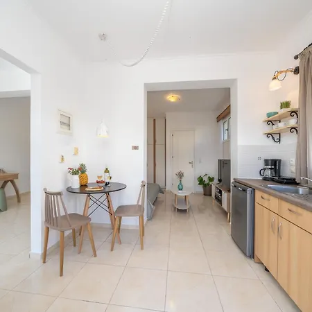 Apartamento Avra Charming House Khelmáta