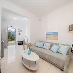 Avra Charming House * Хелмата