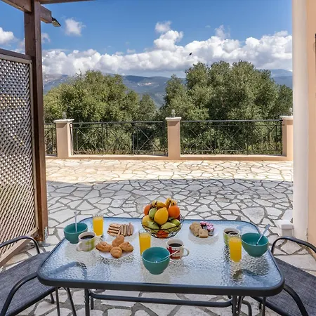 Апартаменты Avra Charming House